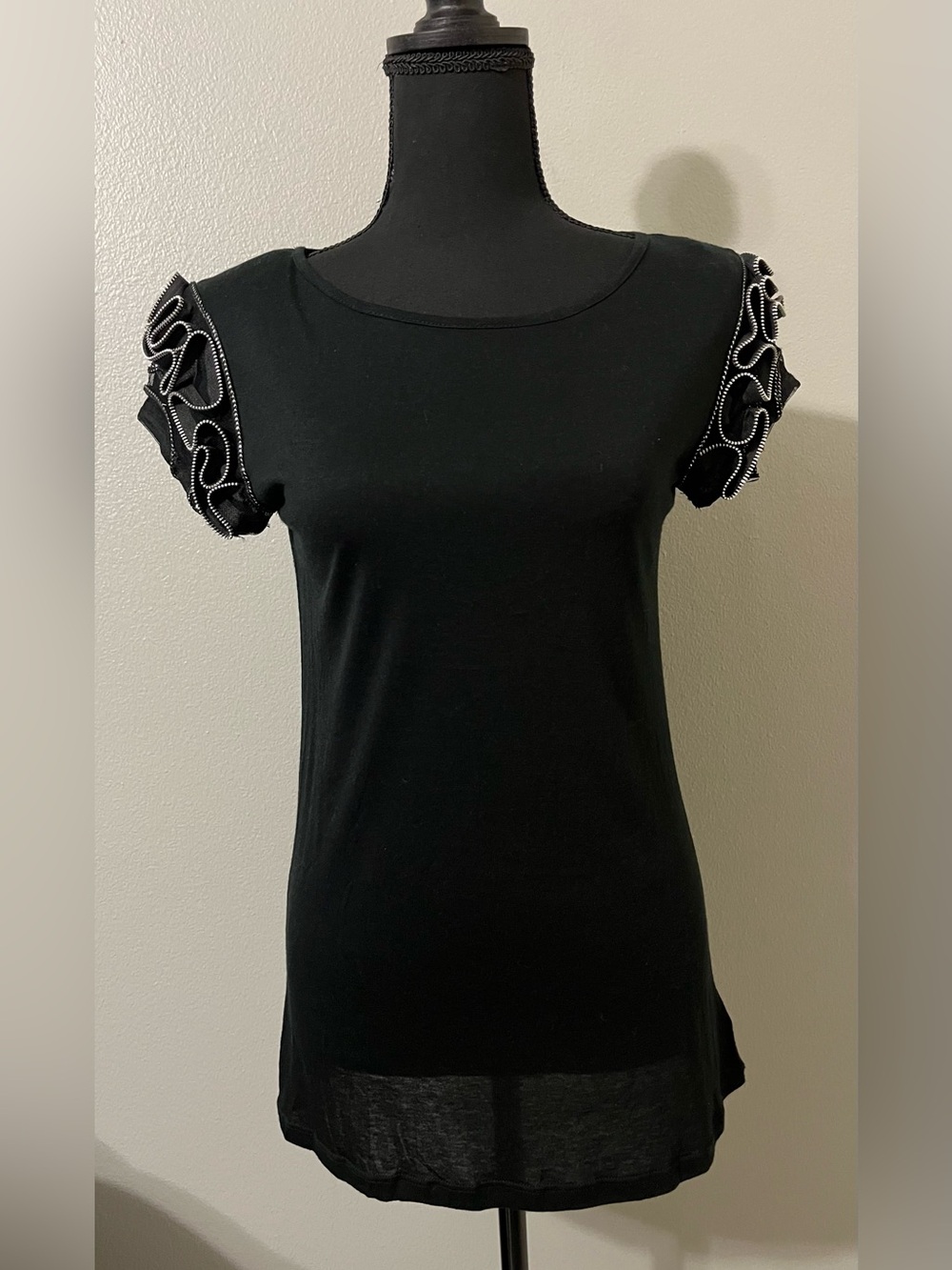 Twelve x Twelve tee w/ ruffled sleeves. Size M. Pre-Owned Condition-Very Good